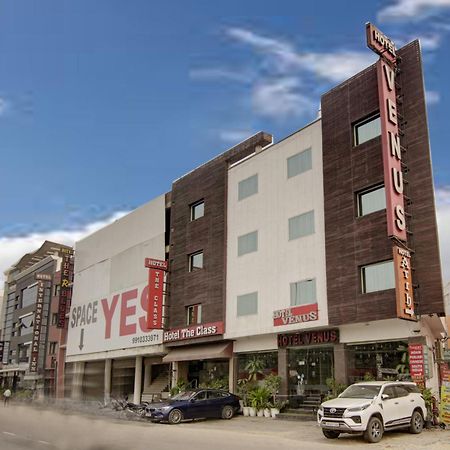Hotel Venus Plaza Nova Deli Exterior foto