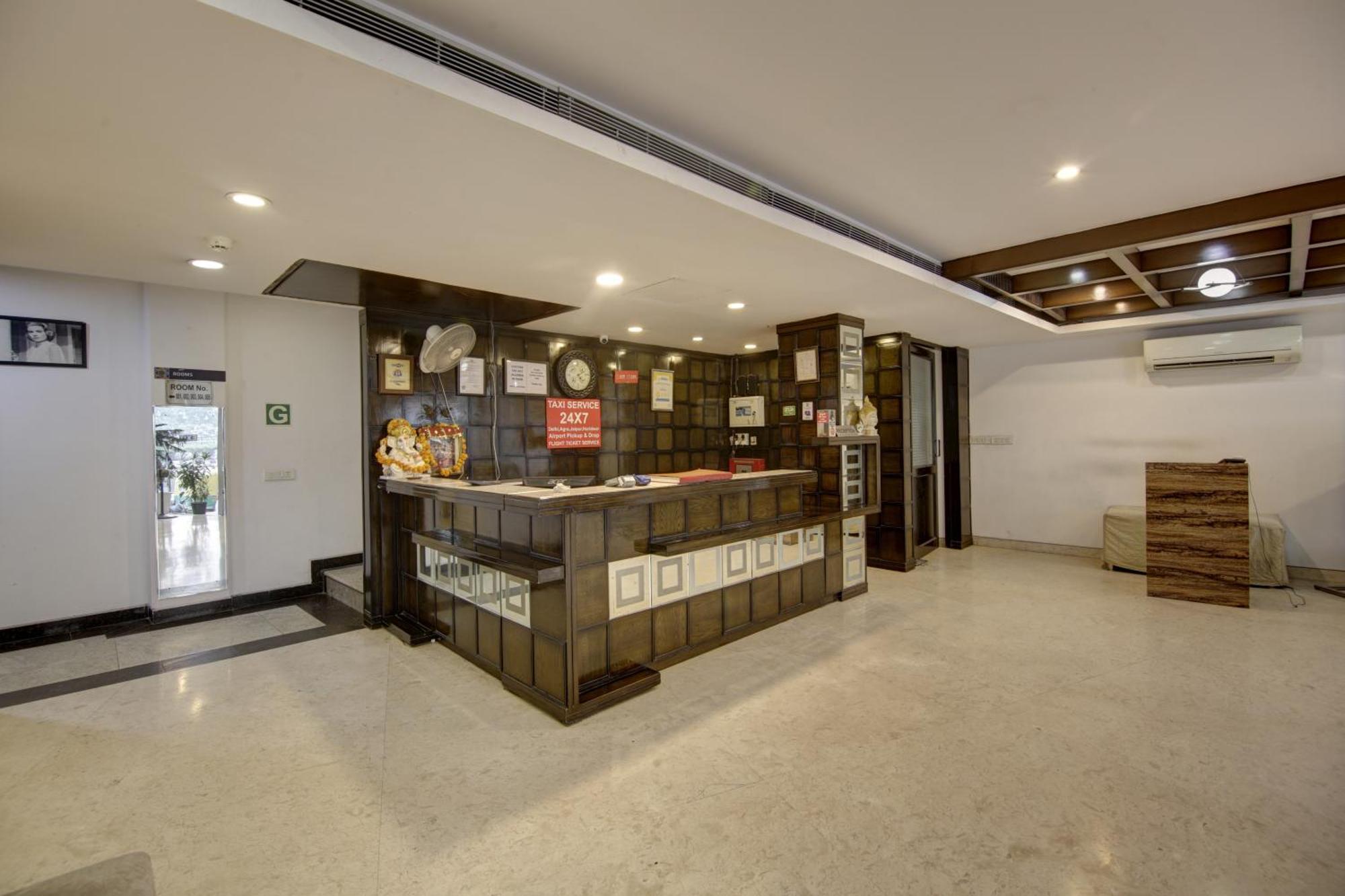 Hotel Venus Plaza Nova Deli Exterior foto