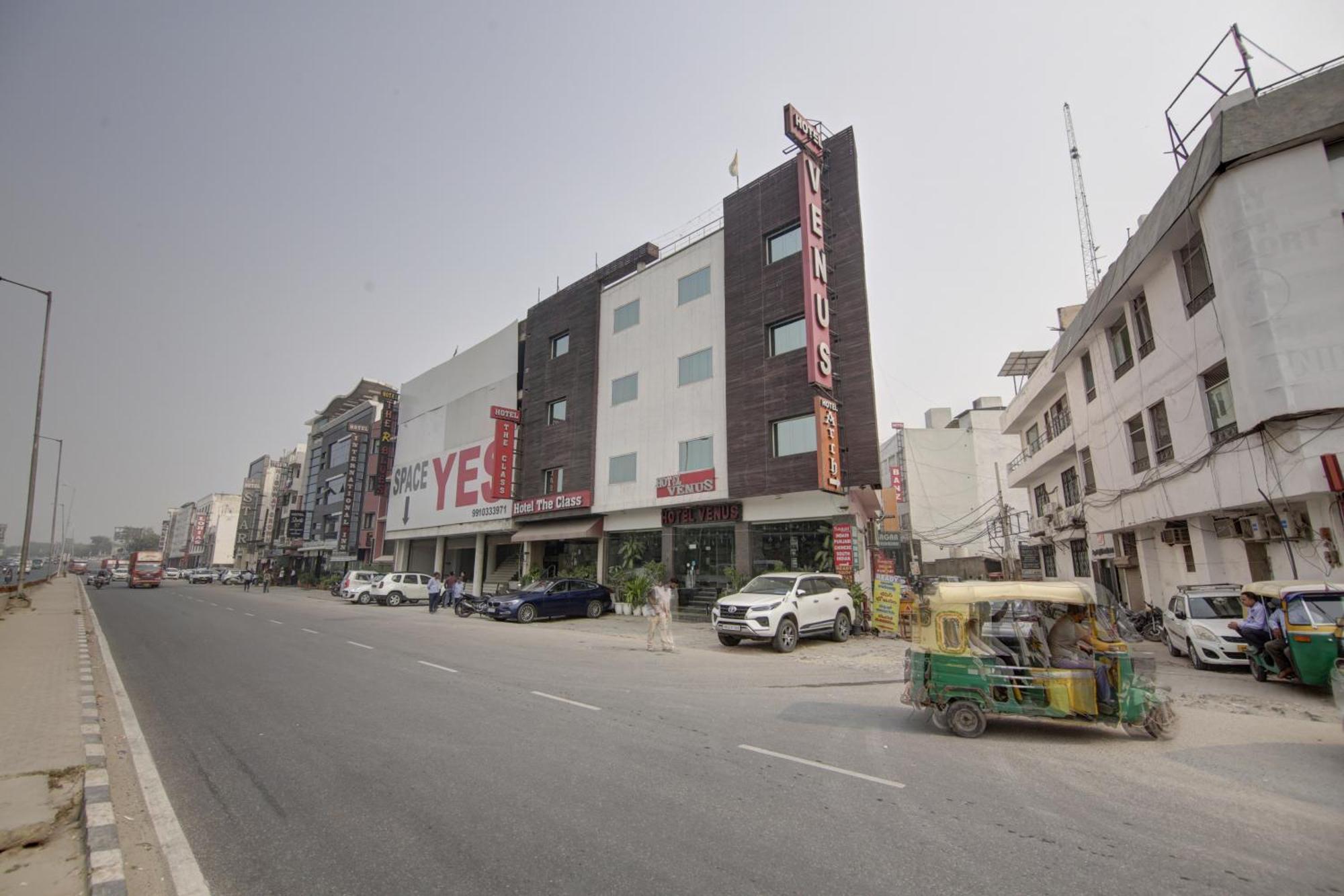 Hotel Venus Plaza Nova Deli Exterior foto